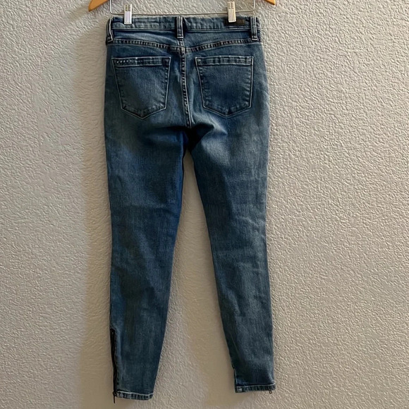 Blank NYC Mid Rise Skinny Zipper Leg Jeans - Picture 4 of 7